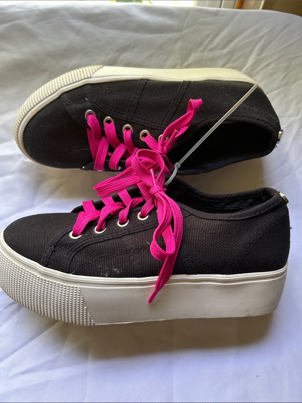 Steve Madden Black Canvas Platform Sneakers with Hot Pink Laces women’s size 5.5